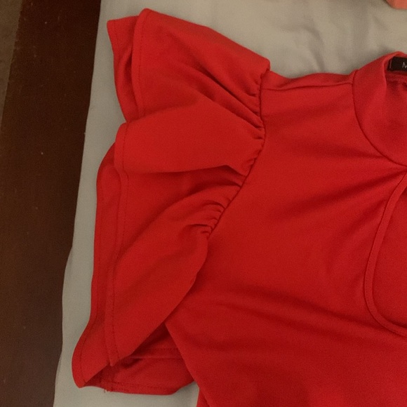 Selling a crop top, An extra large and the brand is “Mokoru” - Picture 3 of 4